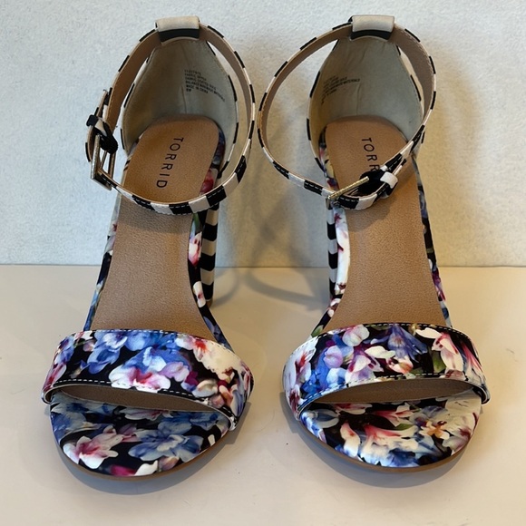 Torrid Floral Stripes Heels Sandal Ankle Strap Feminine Girly Colorful Wide 8W - Picture 3 of 7